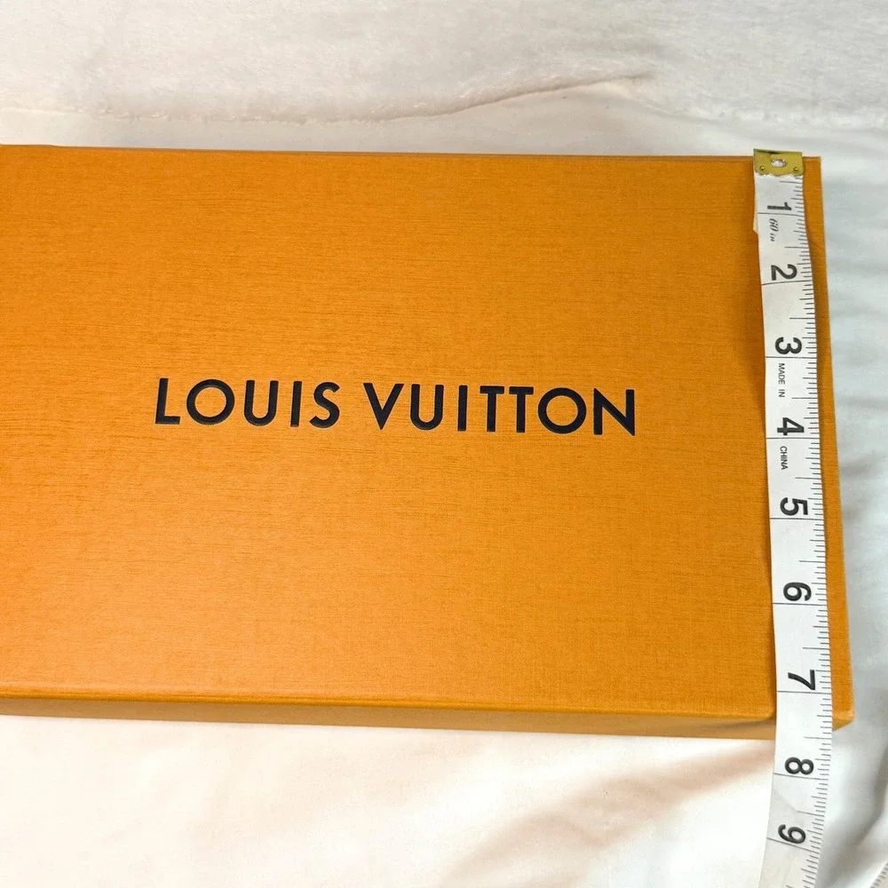 Louis Vuitton Magnetic Gift Box Unisex 10 x7 Orange EUC‎ Ribbon Booklet Set